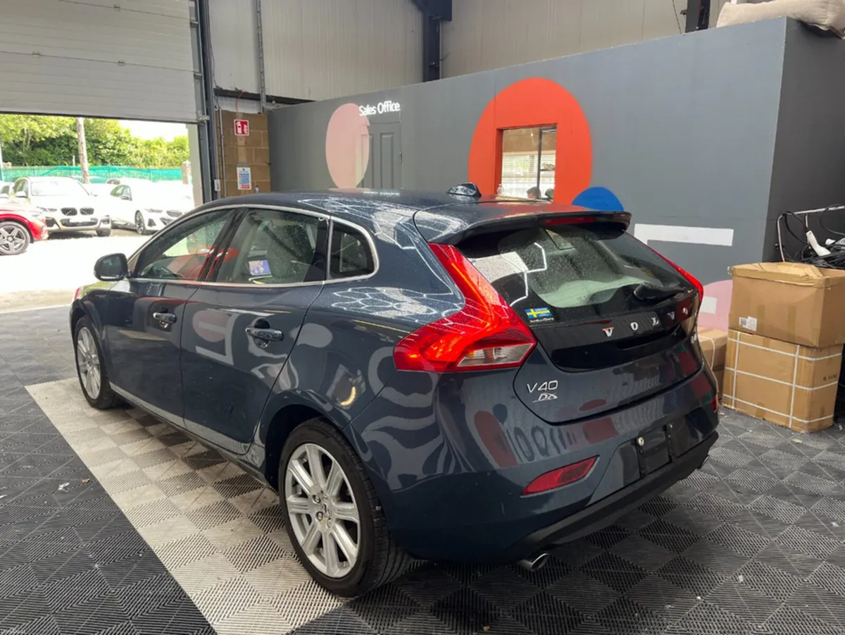 Volvo V40 2019 VOLVO V40 D4 INSCRIPTION 2.0 AUTOMA - Image 4
