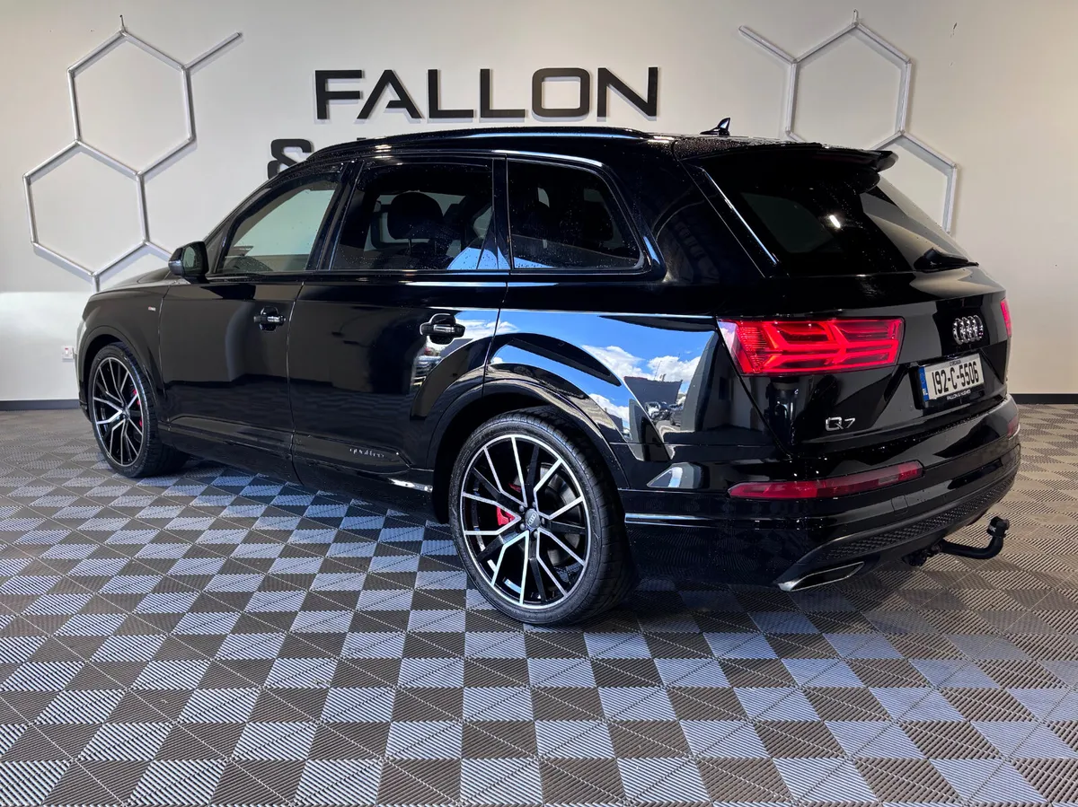2019 Audi Q7 3.0 TDI 45 S LINE QUATTRO // 7 SEATER - Image 4