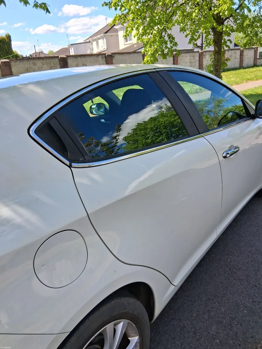 Alfa Romeo Giulietta 2014 - Image 2