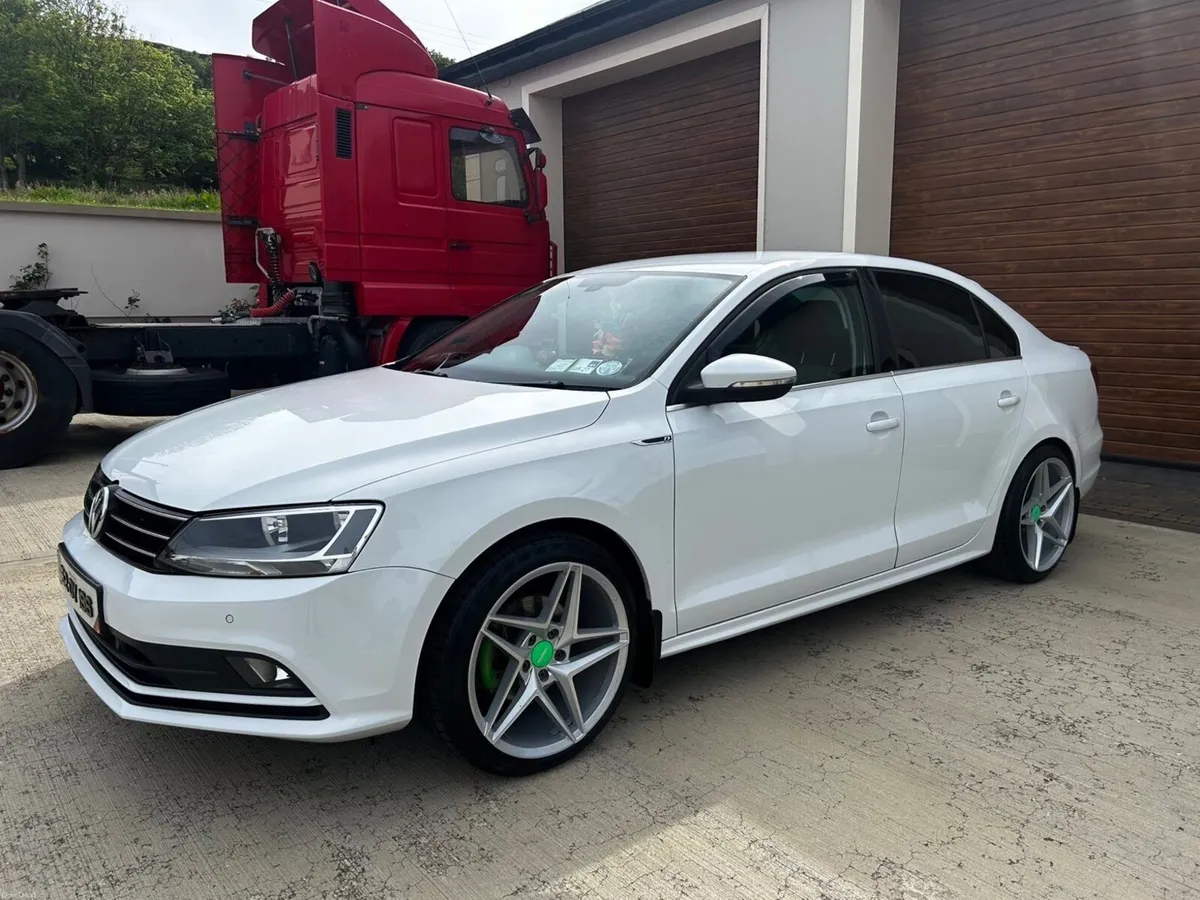 Volkswagen Jetta 2016 - Image 3