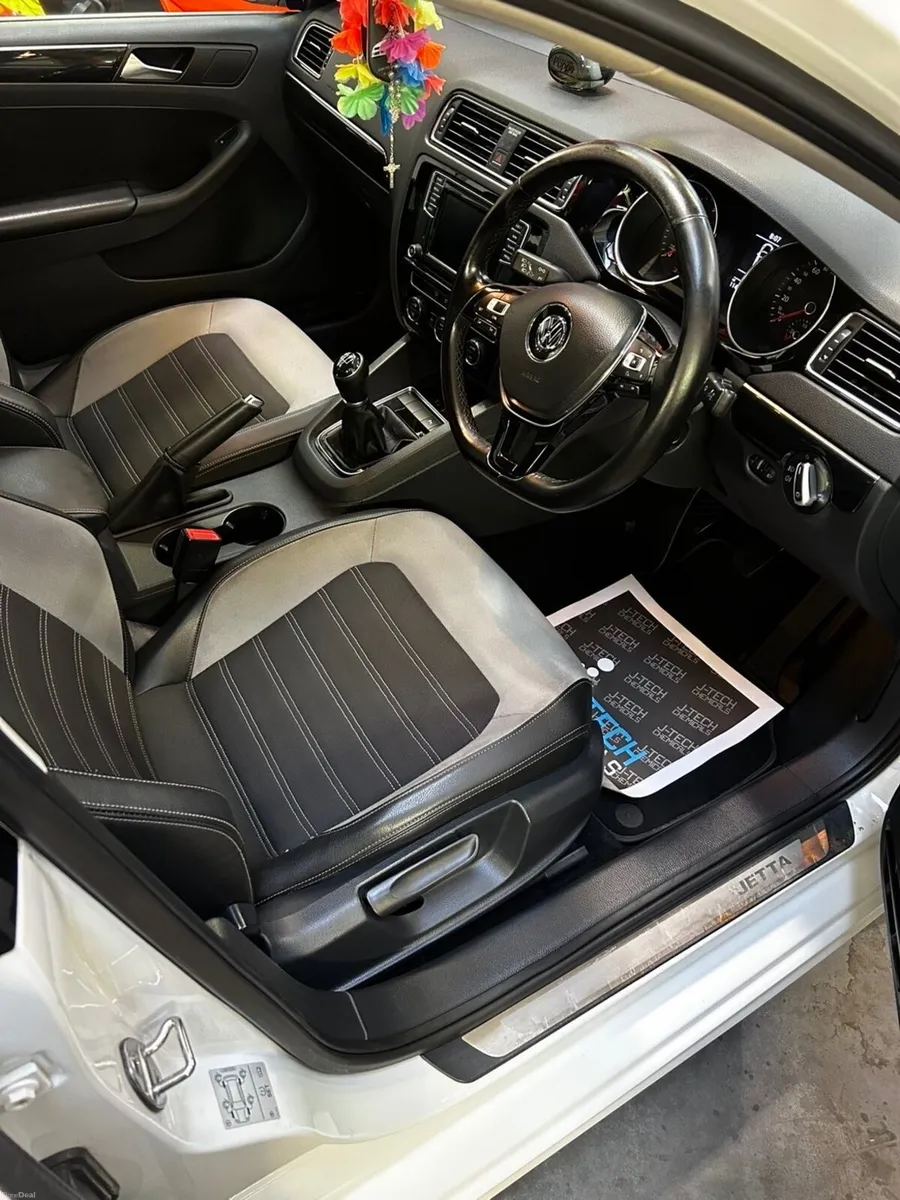 Volkswagen Jetta 2016 - Image 4