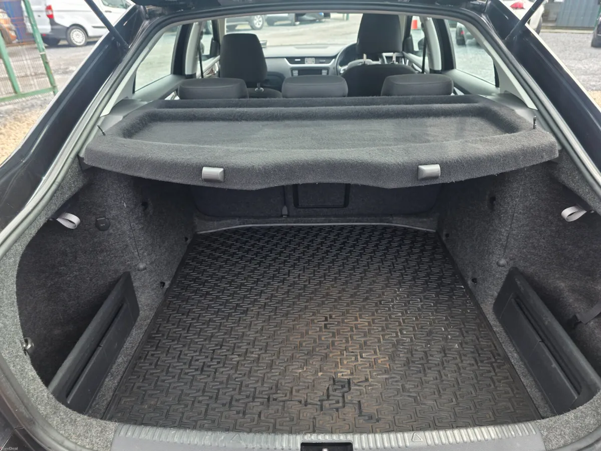 Skoda Octavia 2016 Automatic - Image 6