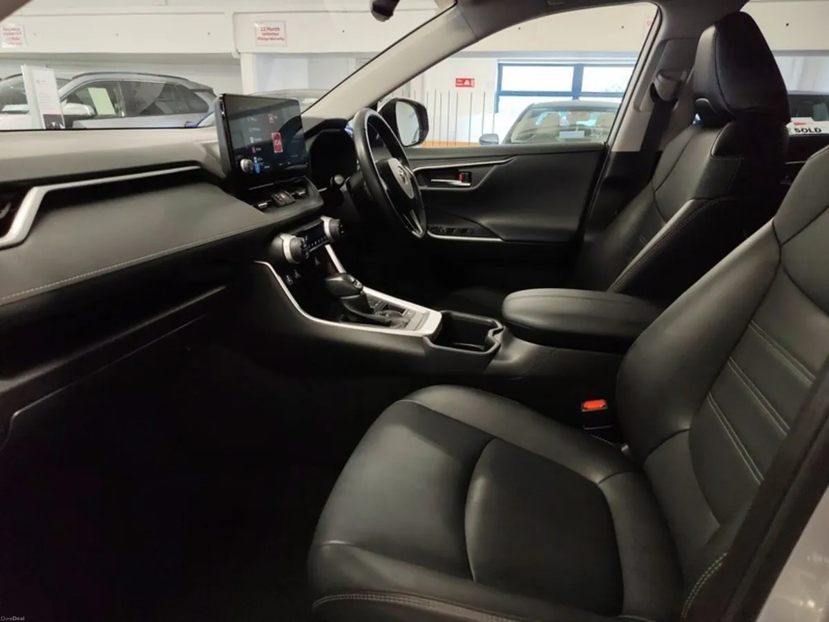 Toyota RAV4 HYBRID SOL - Image 6