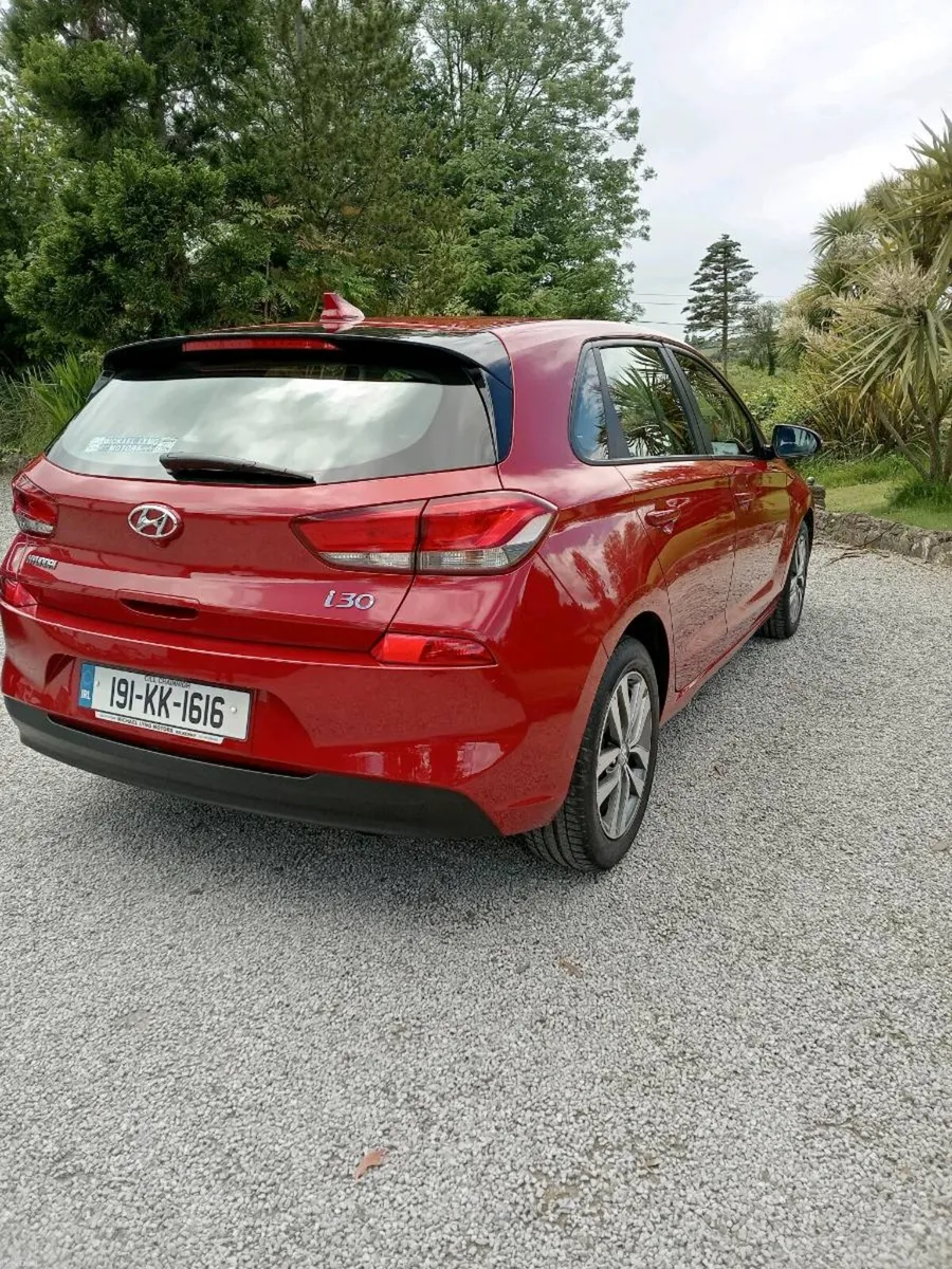 Hyundai i30 Deluxe 1.6 Diesel - Image 3