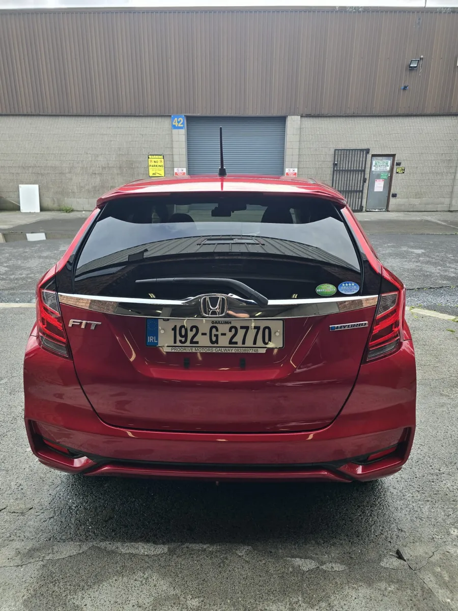 Honda Fit 1.5L Hybrid 2019 - Image 2
