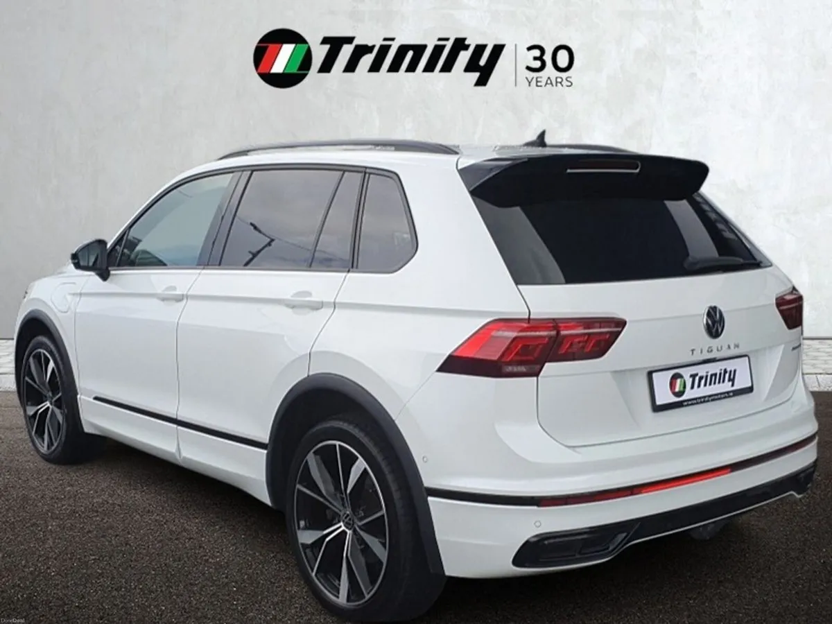Volkswagen Tiguan ** R-LINE ** 245HP 1.4 TSI PHEV - Image 3