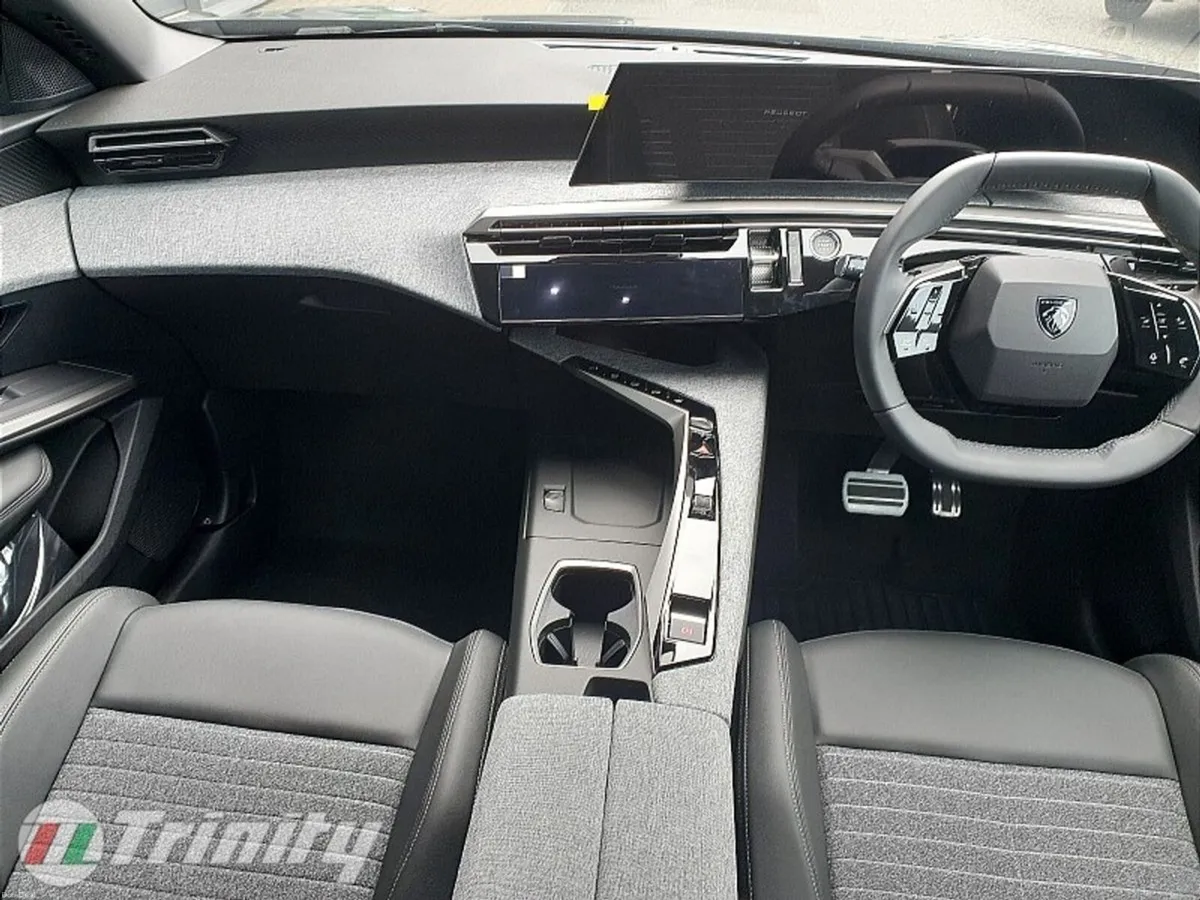 Peugeot 5008 ** 360 VISION ** 73KWH ALLURE ** TRIN - Image 2