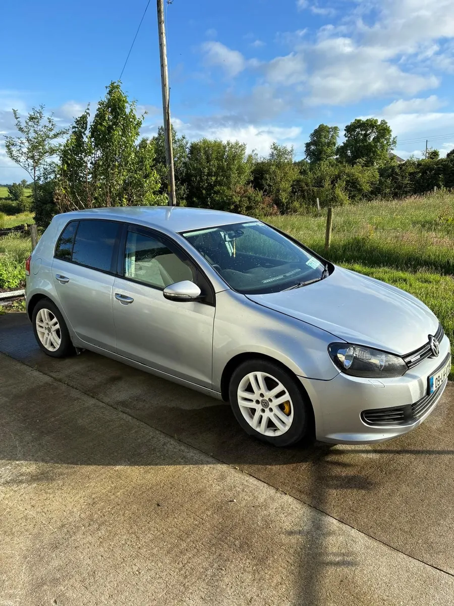 Volkswagen Golf 2009 - Image 2