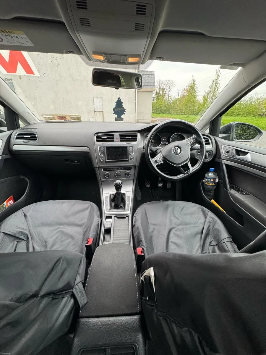 Volkswagen Golf - Image 4