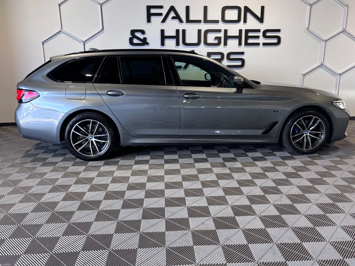 BMW 5-SERIES 530E XDRIVE M SPORT AUTO // SUNROOF - Image 4