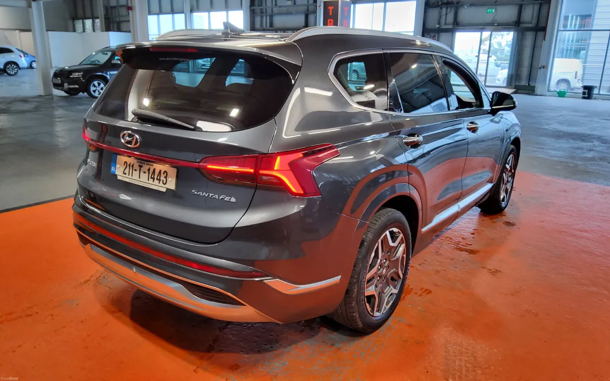 Hyundai Santa Fe 2021 - Image 4