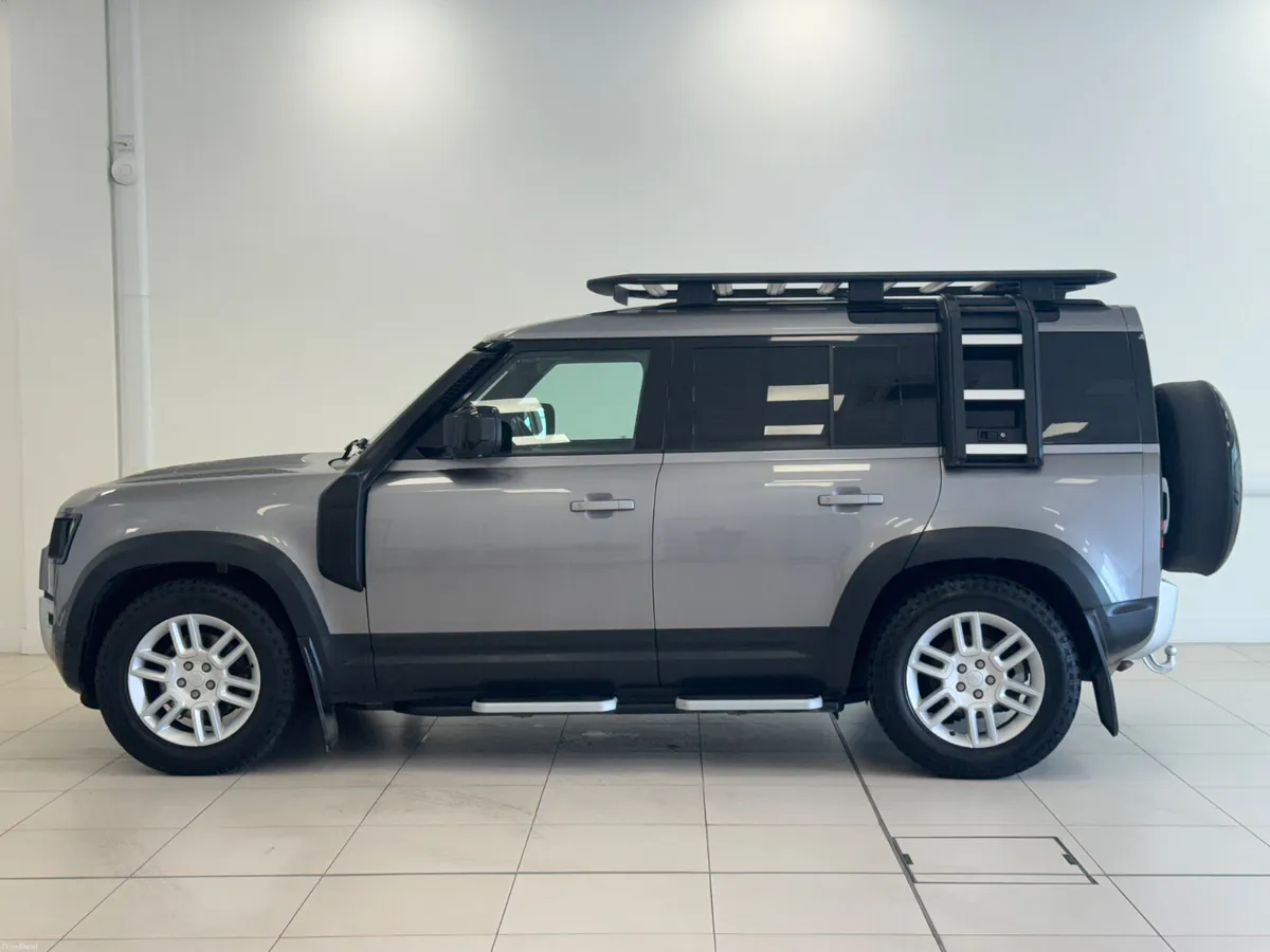 Land Rover Defender 2022 - Image 6