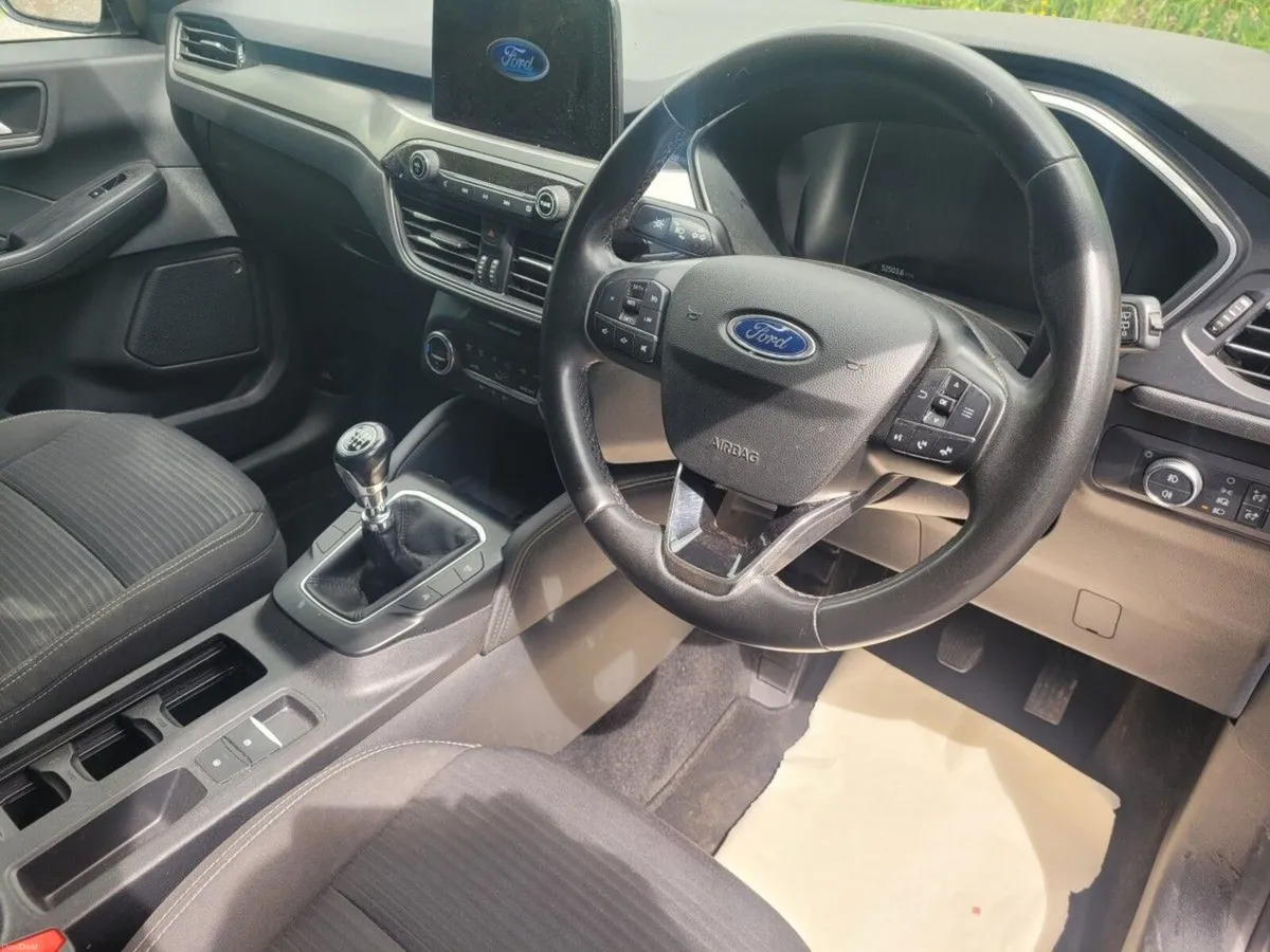Ford Kuga TITANIUM 1.5 TD 6SPEED 120BHP - Image 6