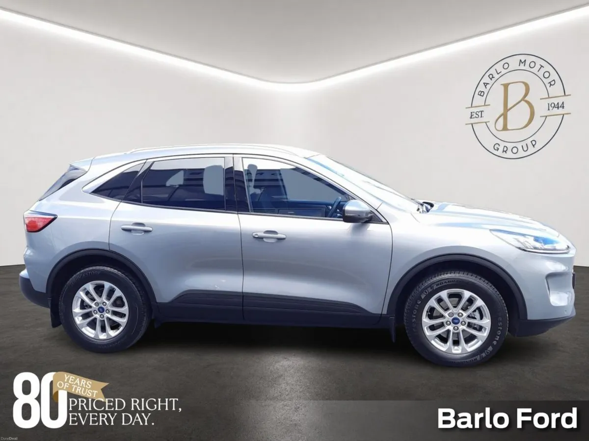 Ford Kuga 2.5 Titanium PHEV 225PS Auto - Image 4