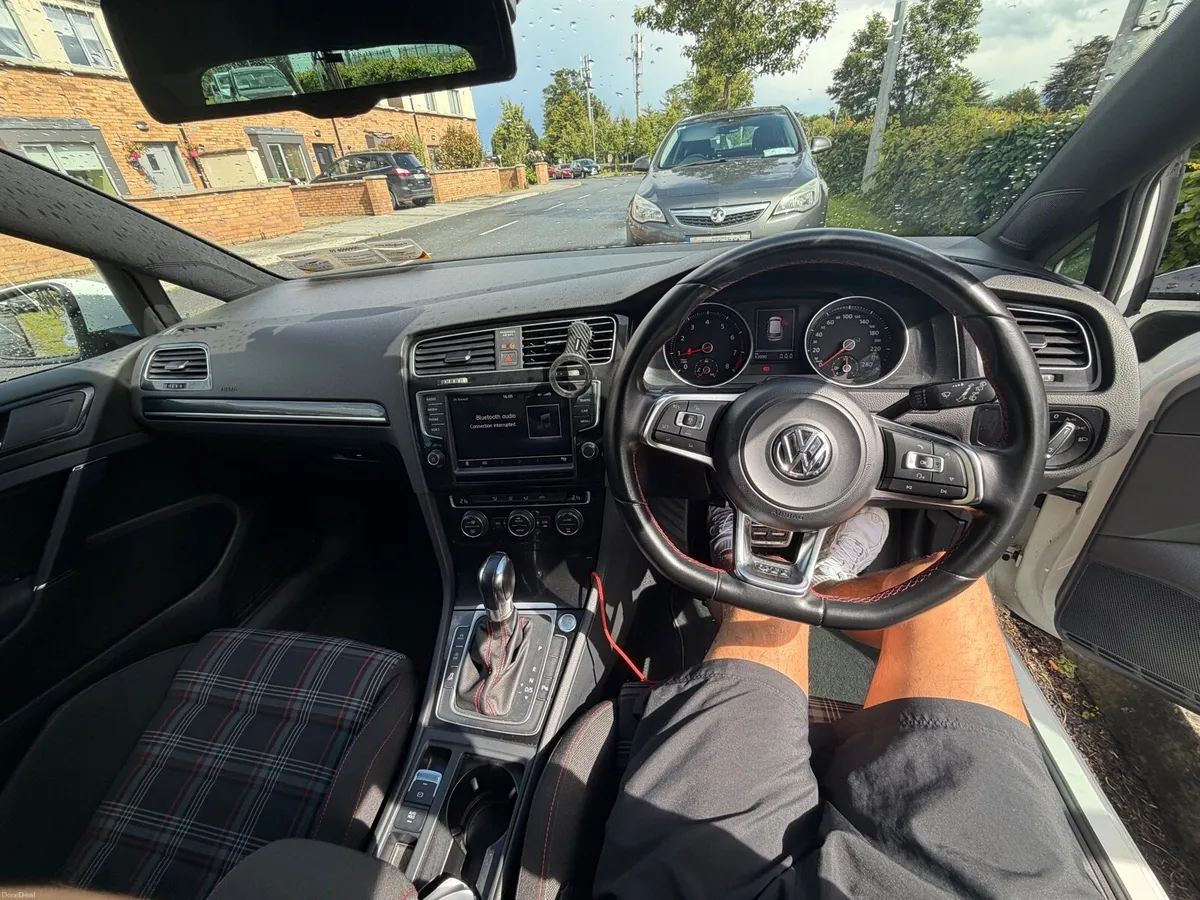 Volkswagen Golf GTI - Image 2