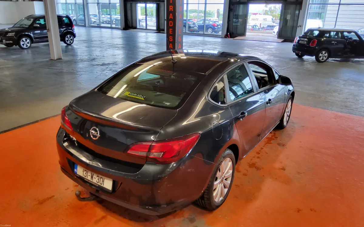 Opel Astra 2013 - Image 3