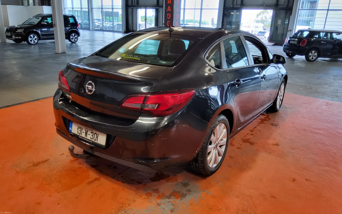 Opel Astra 2013 - Image 4