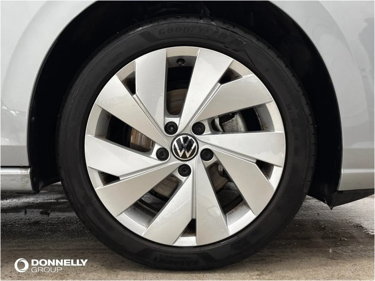 Volkswagen Golf Hatchback Style - Image 5
