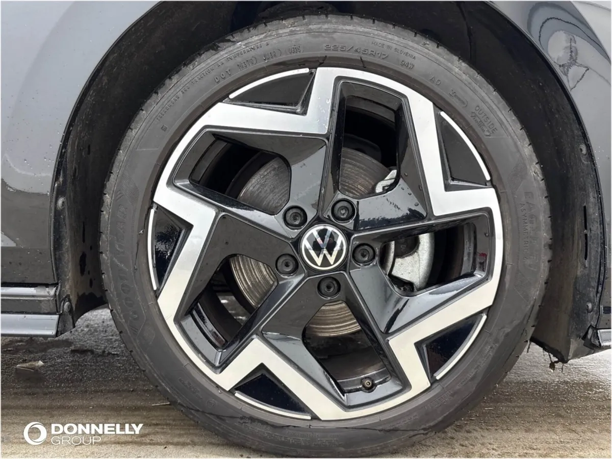 Volkswagen Golf Hatchback R-Line - Image 5