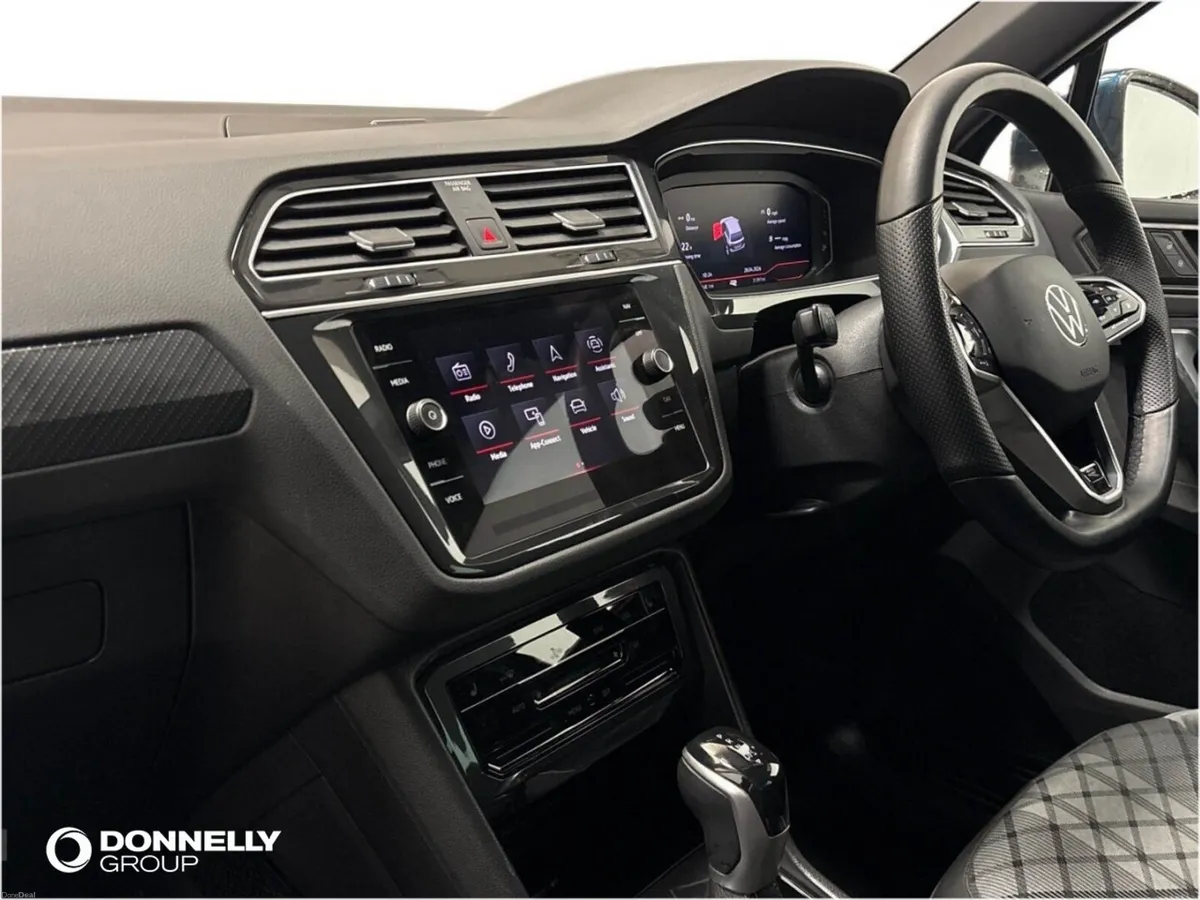 Volkswagen Tiguan Estate Special Edition R-Line Ed - Image 2