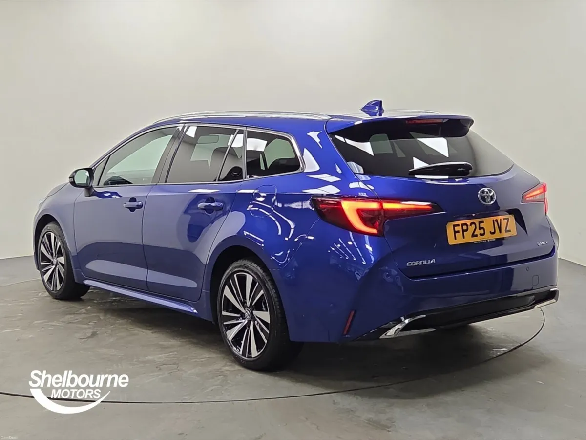 Toyota Corolla Touring Sport Design - Image 2