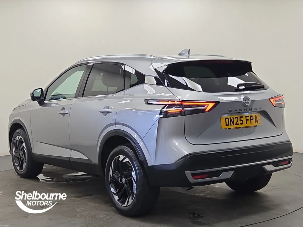 Nissan Qashqai Hatchback N-Connecta - Image 2