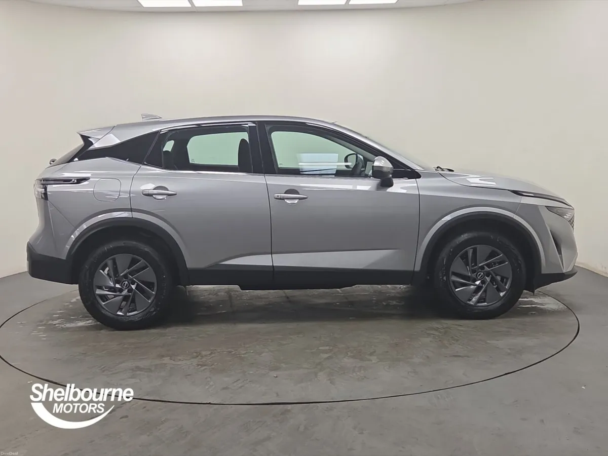 Nissan Qashqai Hatchback Acenta Premium - Image 3