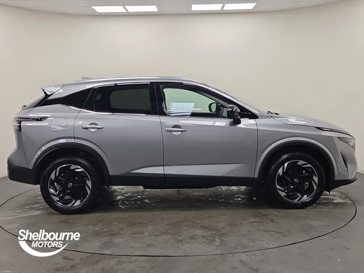 Nissan Qashqai Hatchback N-Connecta - Image 3