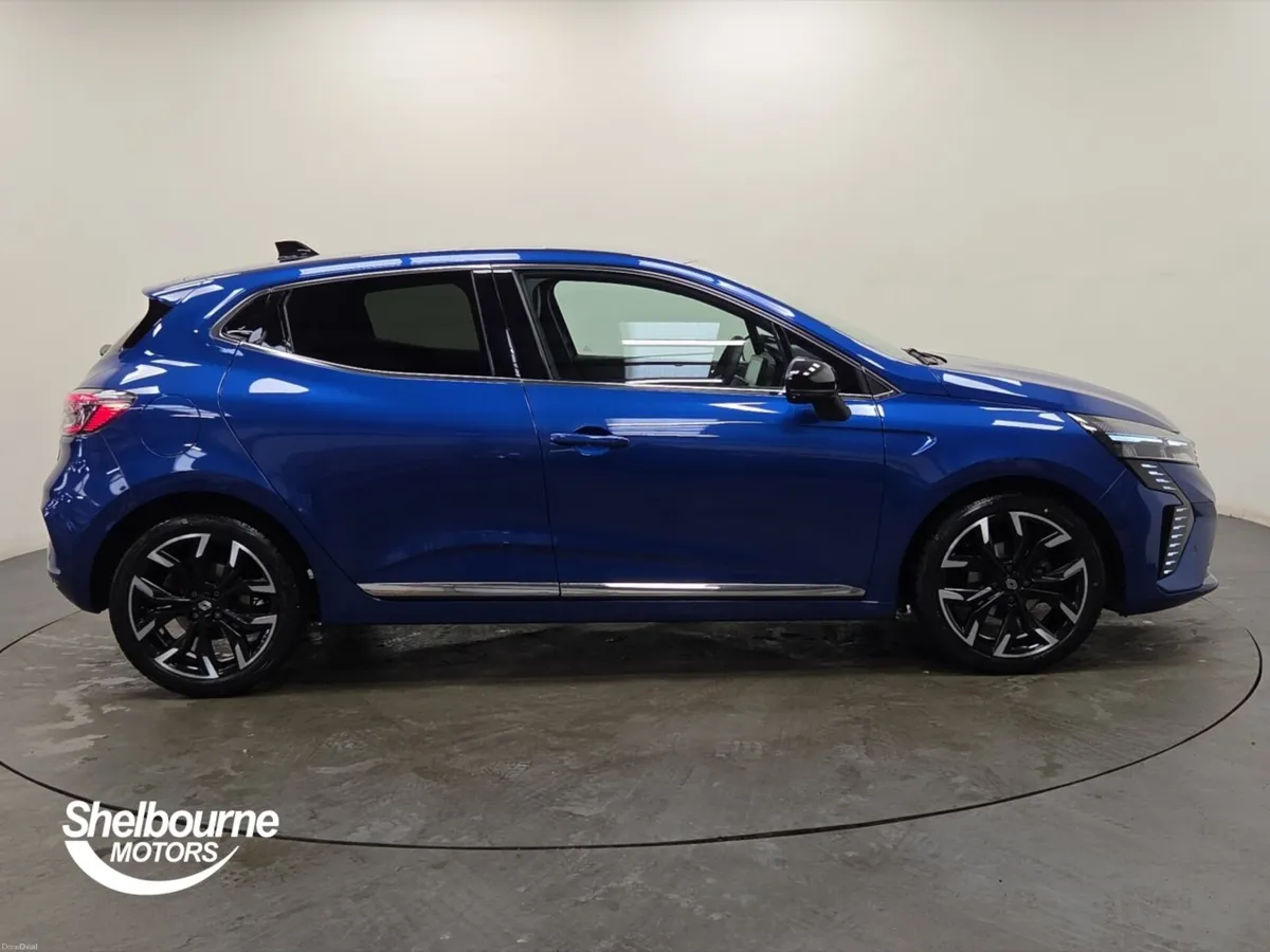 Renault Clio Hatchback Techno - Image 3