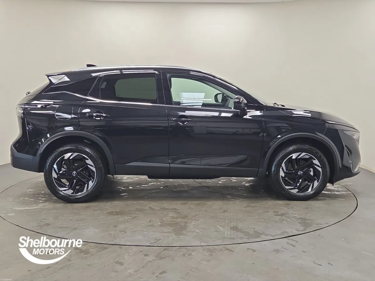 Nissan Qashqai Hatchback N-Connecta - Image 3