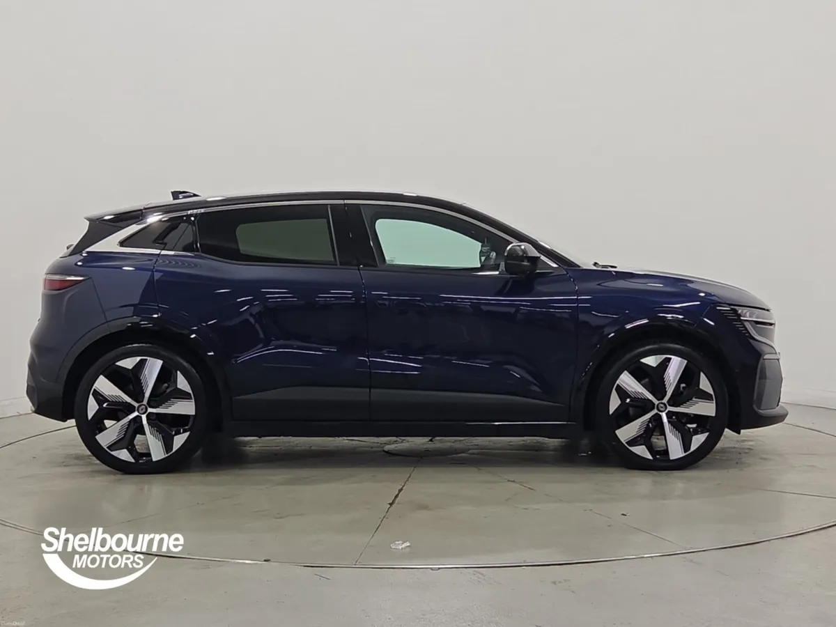 Renault Megane E-Tech Hatchback Techno - Image 3