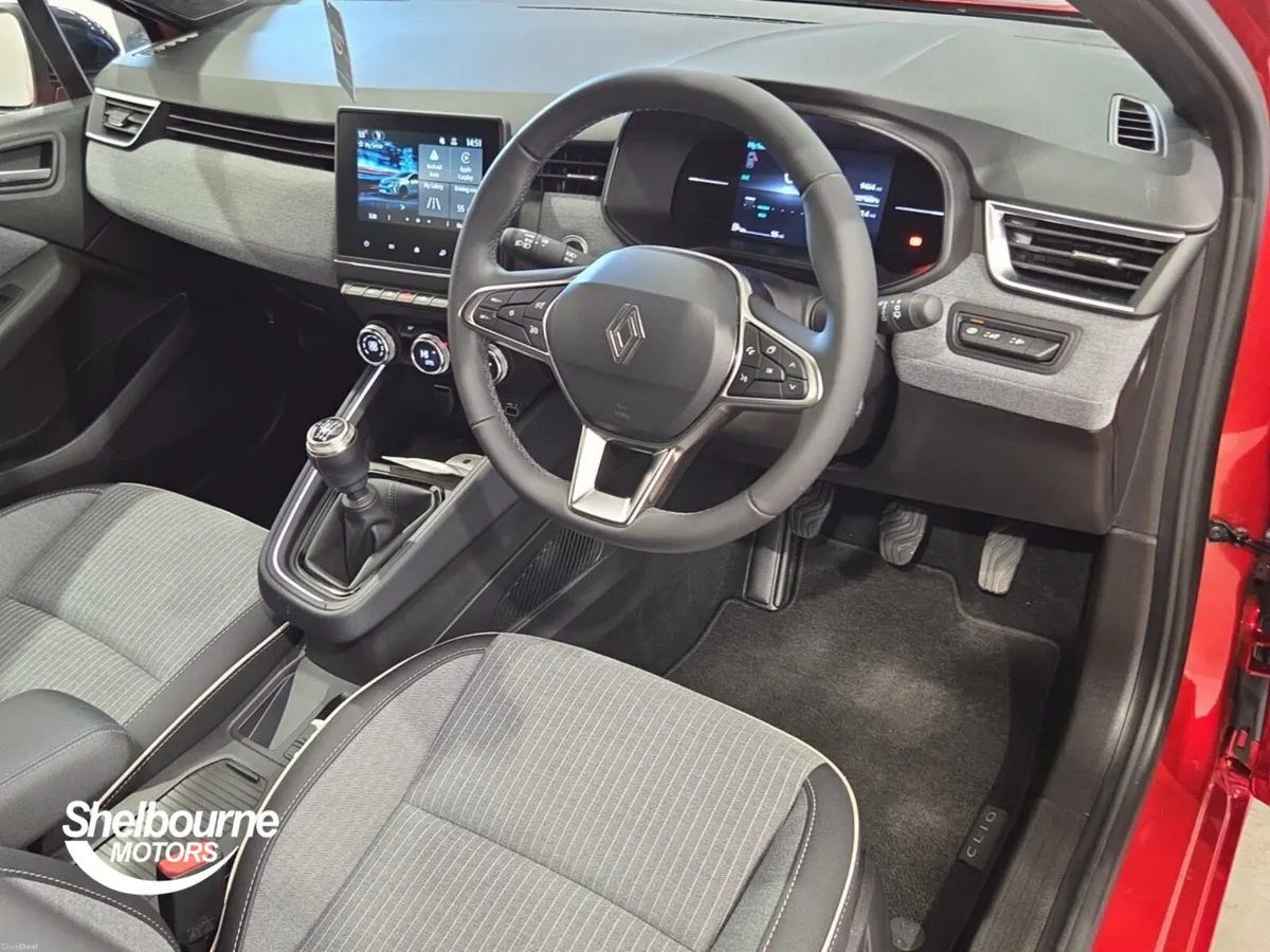 Renault Clio Hatchback Techno - Image 4