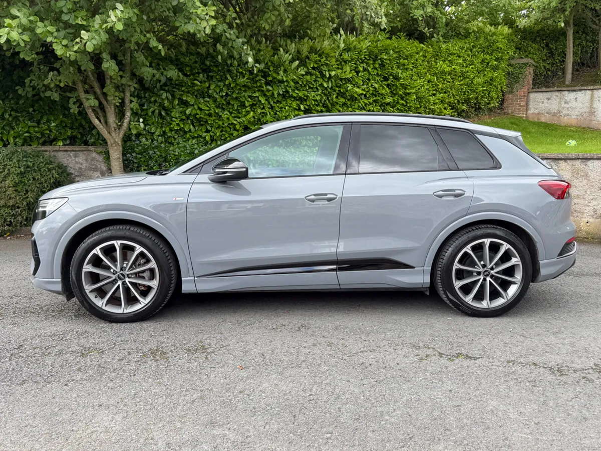 Audi e-tron 2024 - Image 2