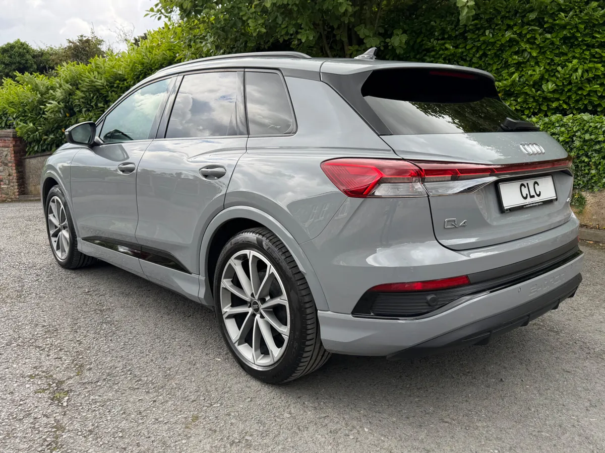 Audi e-tron 2024 - Image 3