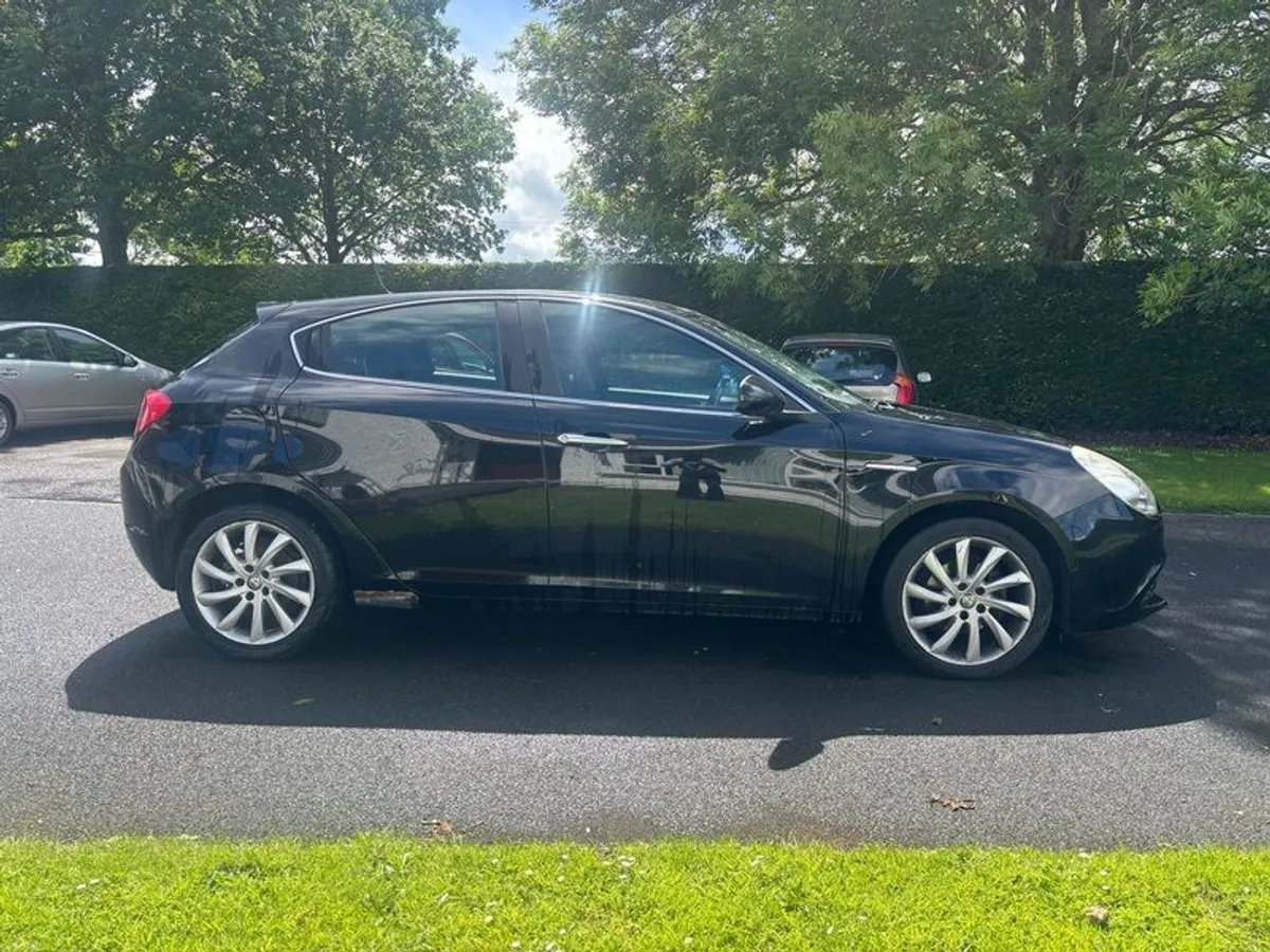 2011 Alfa Romeo Giulietta - Image 3