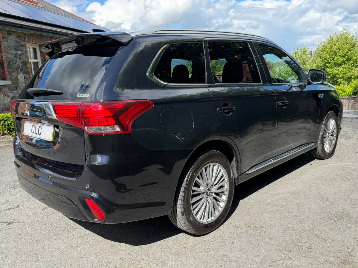 2021 Mitsubishi Outlander PHEV EXCEED - Image 5