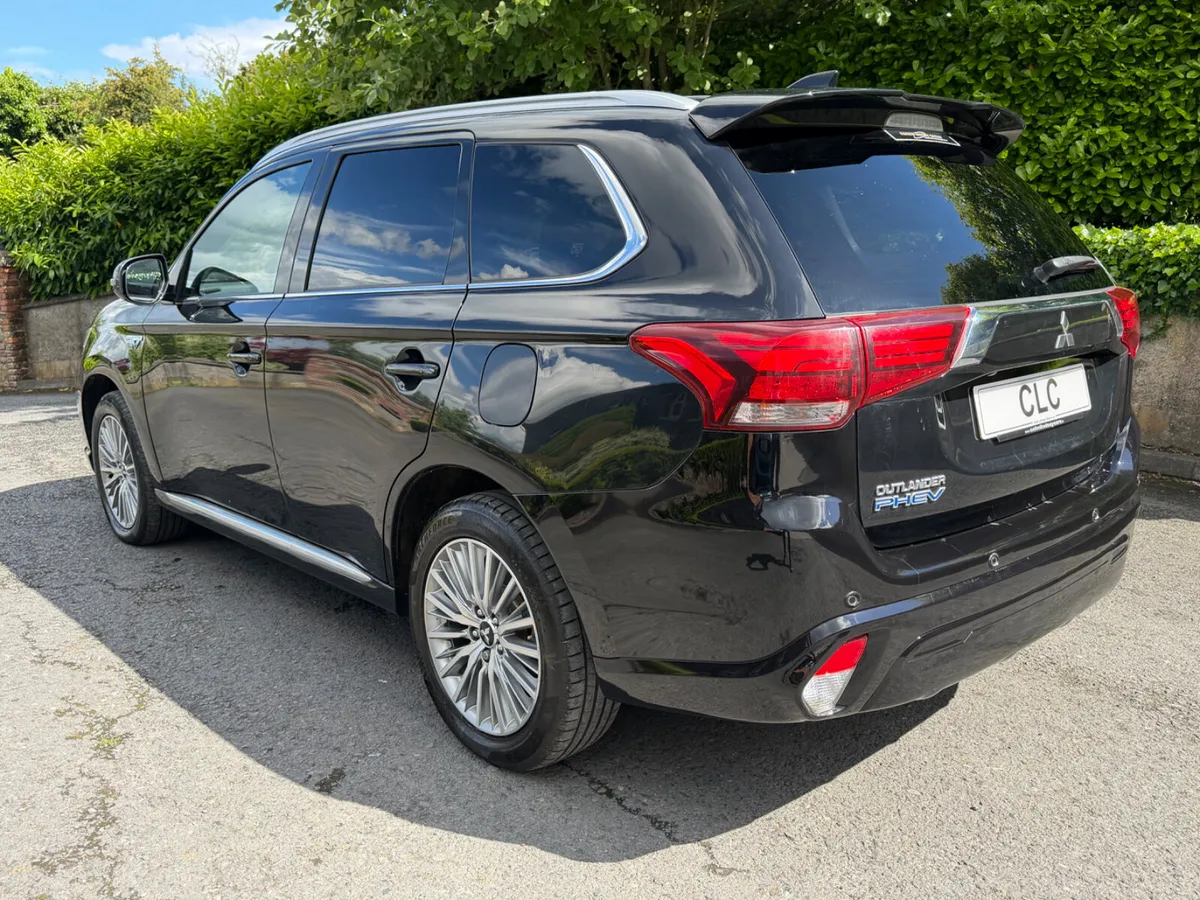 2021 Mitsubishi Outlander PHEV EXCEED - Image 3