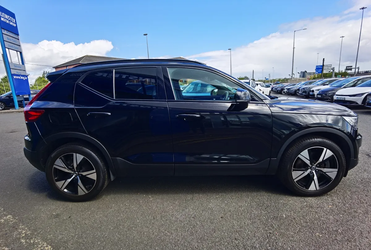 VOLVO XC40 R-DESIGN T4 RECHARGE - Image 4
