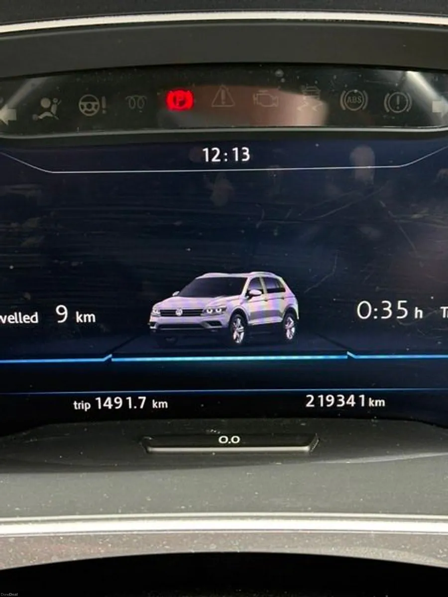 2016 Volkswagen Tiguan - Image 2