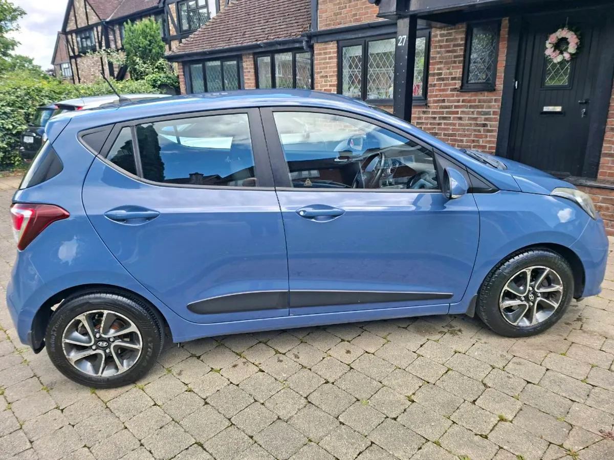 HYUNDAI i10.1.0 LITRE PETROL 2017 VERY CLEAN CAR - Image 2