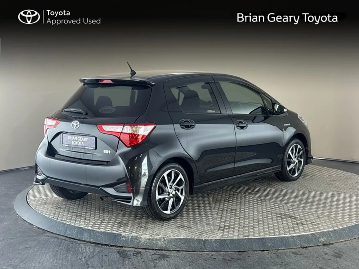 Toyota Yaris Hybrid Auto - Image 2