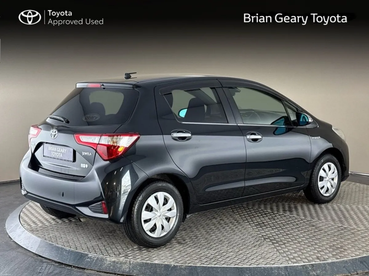 Toyota Yaris Hybrid Auto - Image 2