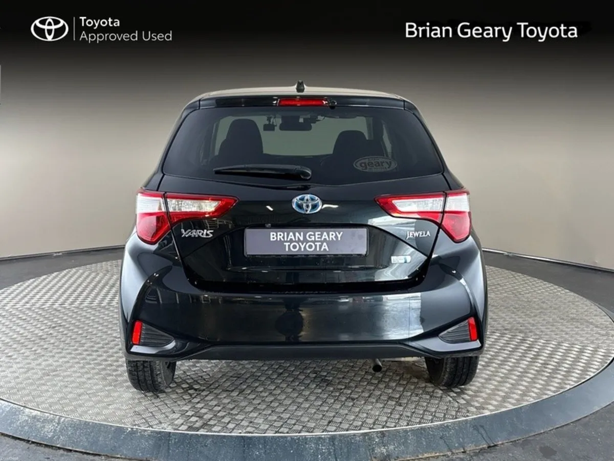 Toyota Yaris Hybrid Auto - Image 4
