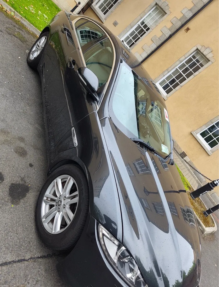 Jaguar XF 2013 - Image 2
