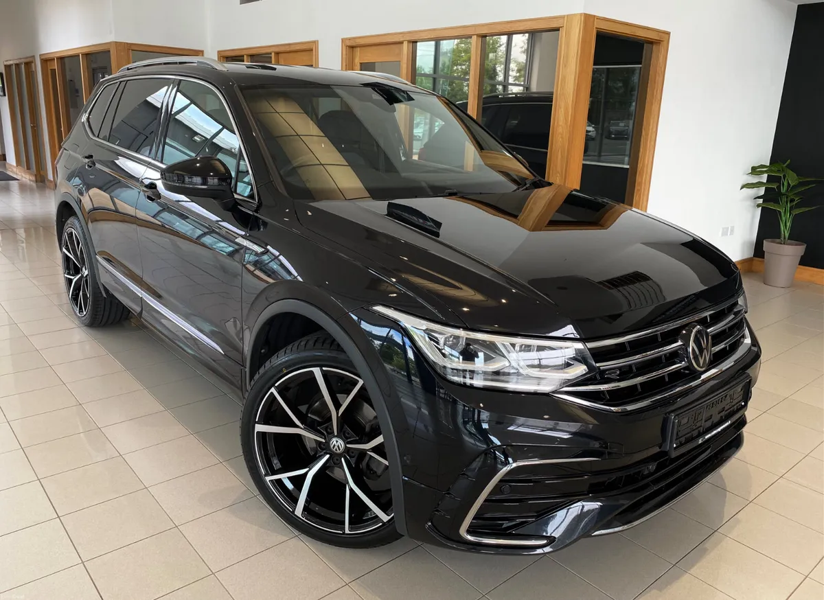 Volkswagen Tiguan 2024  R-LINE 2.0TDI DSG 7seats - Image 1