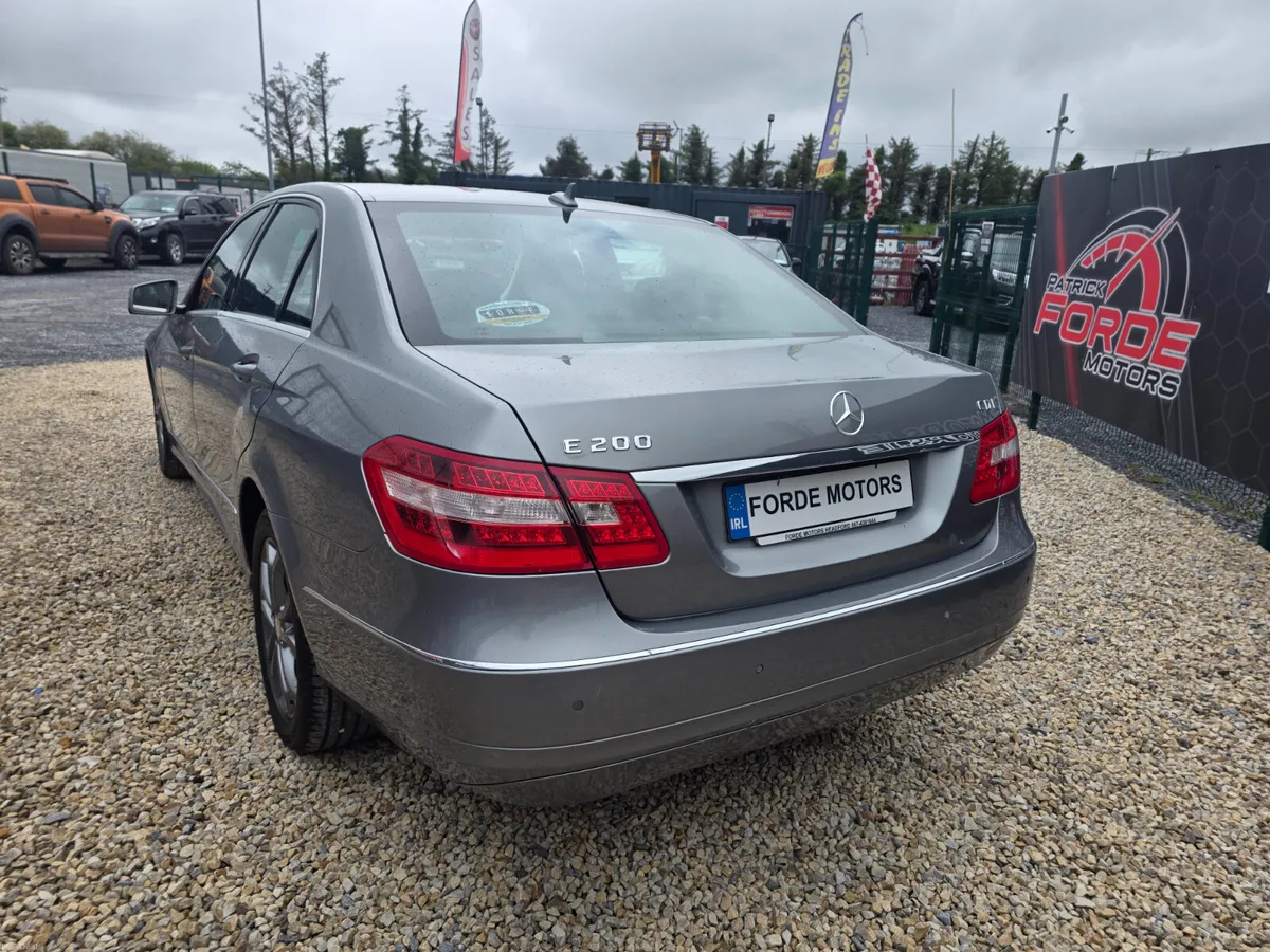 Mercedes-Benz E-Class 2010 - Image 3