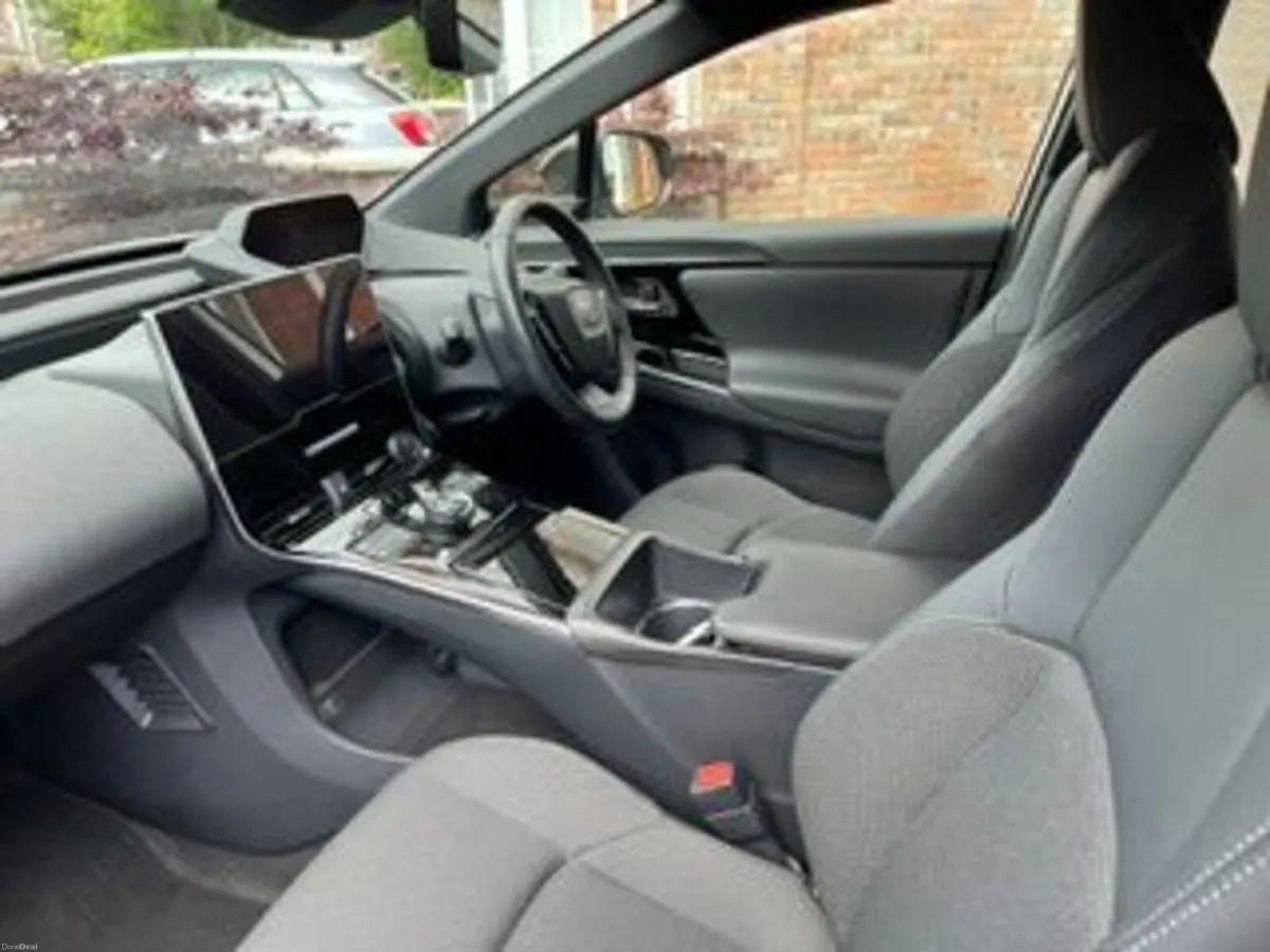 Toyota bZ4X  Sport 2023 low mileage one owner - Image 6