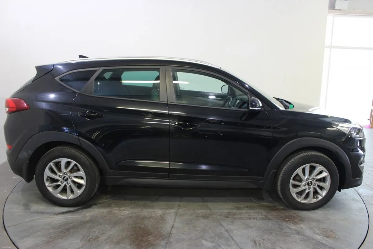 Hyundai Tucson 1.7 D Executive 2WD - TENDER 41 - Image 4