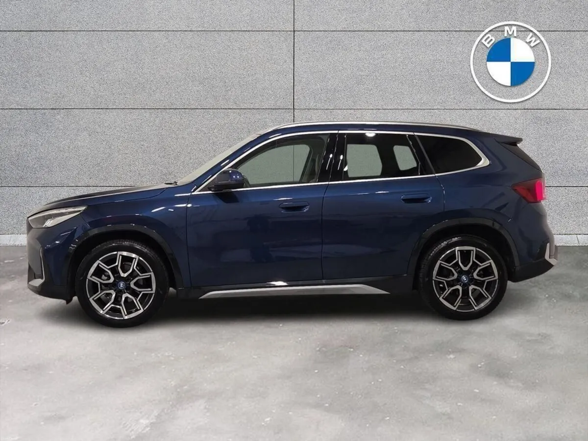 BMW iX1 eDrive20 xLine - Image 3