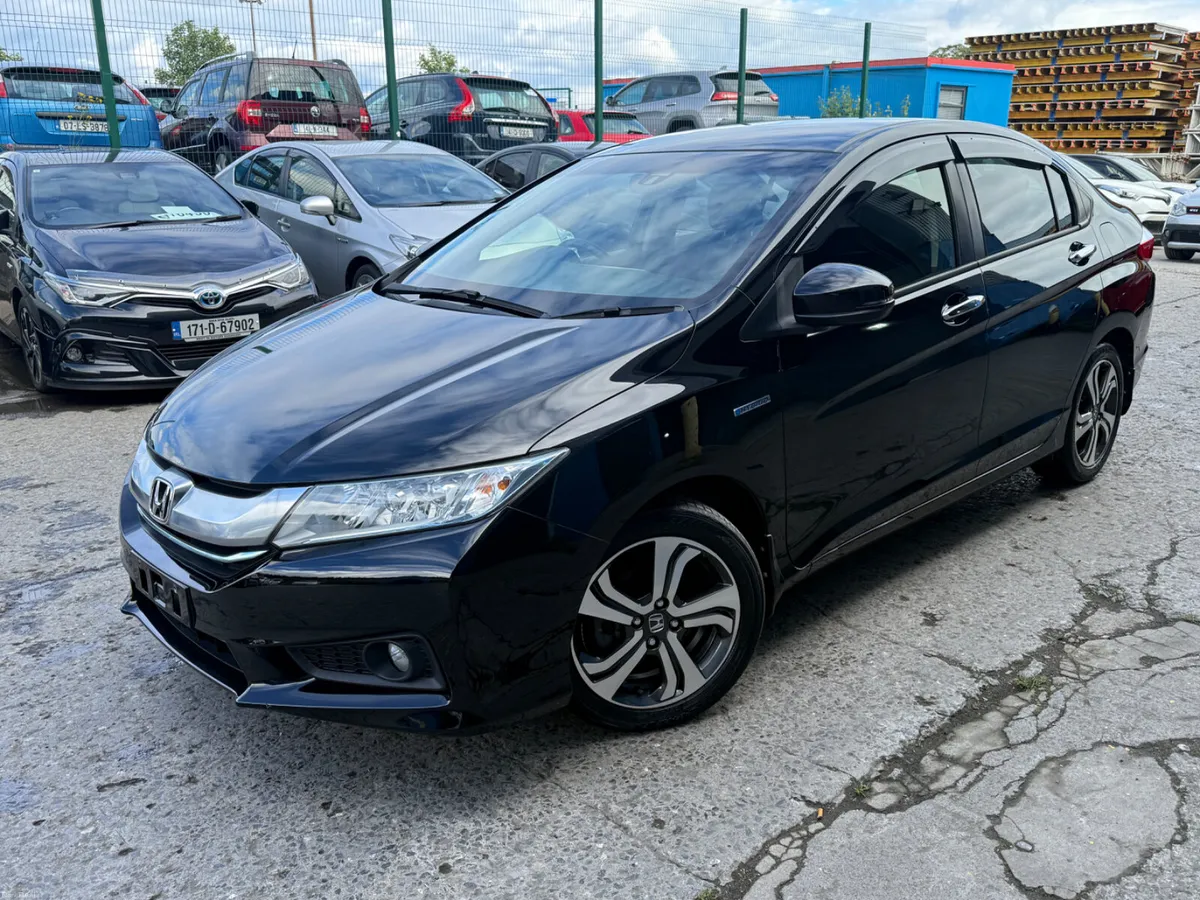 2015 HONDA GRACE HYBRID AUTOMATIC - Image 1